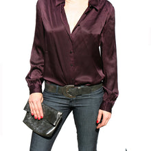 Load image into Gallery viewer, Foldover Clutch wMagnet - Smoky Black Metallic
