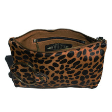 Load image into Gallery viewer, Ring Clutch - Leopard Fur
