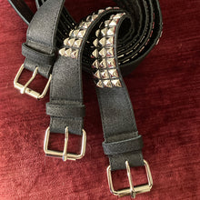 Load image into Gallery viewer, Pyramid Stud Belt - silver
