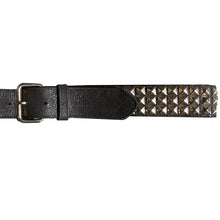 Load image into Gallery viewer, Pyramid Stud Belt - silver
