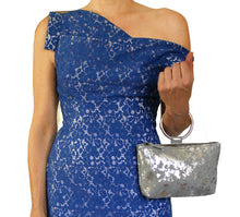Load image into Gallery viewer, Ring Wristlet - Black &amp; Gold Fancy

